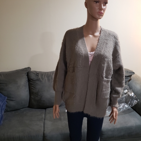 Nwt PINCH cardiganfury and soft S/M Greyish taupe